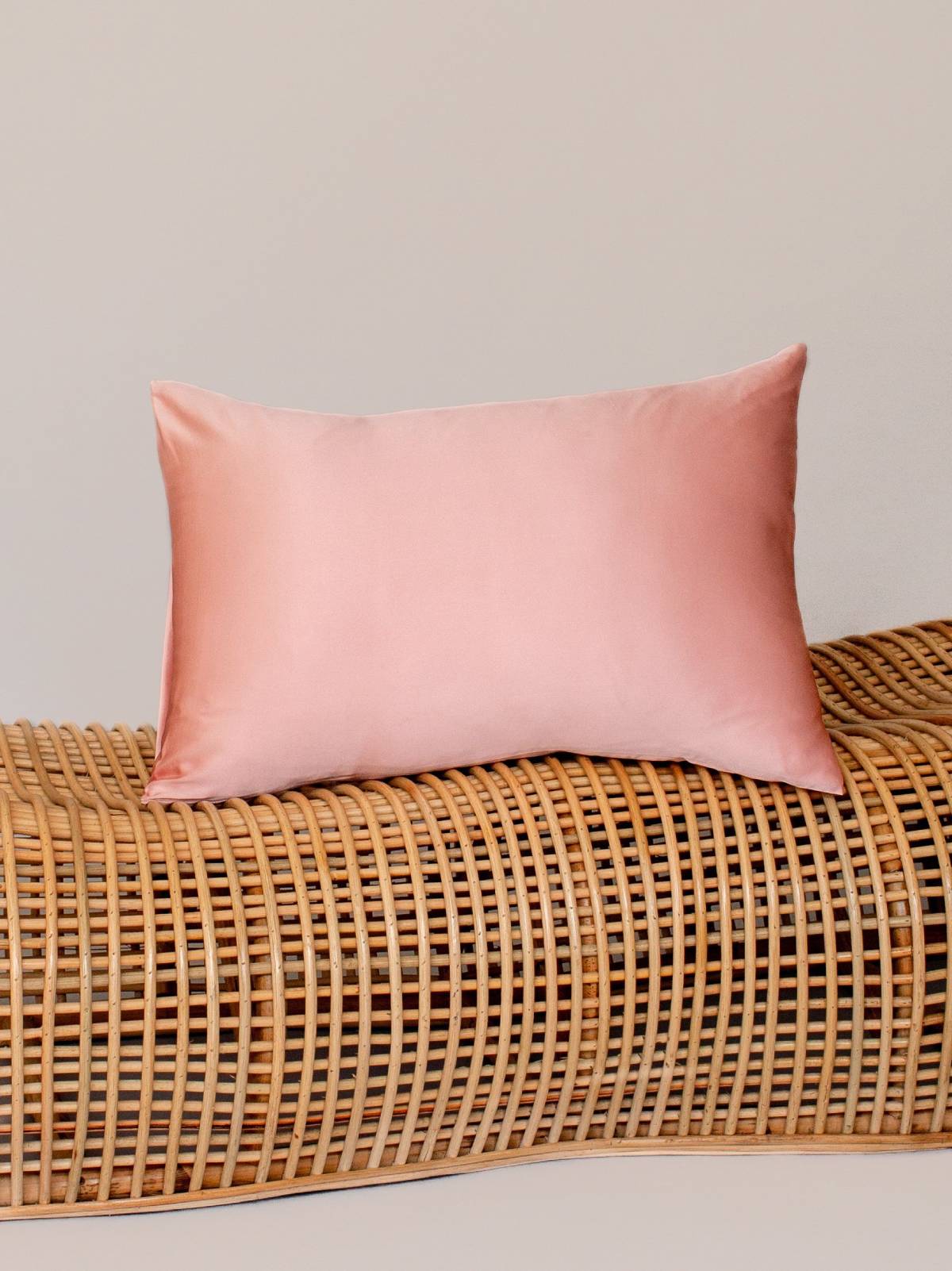 Silk Pillow Case in Shell Pink