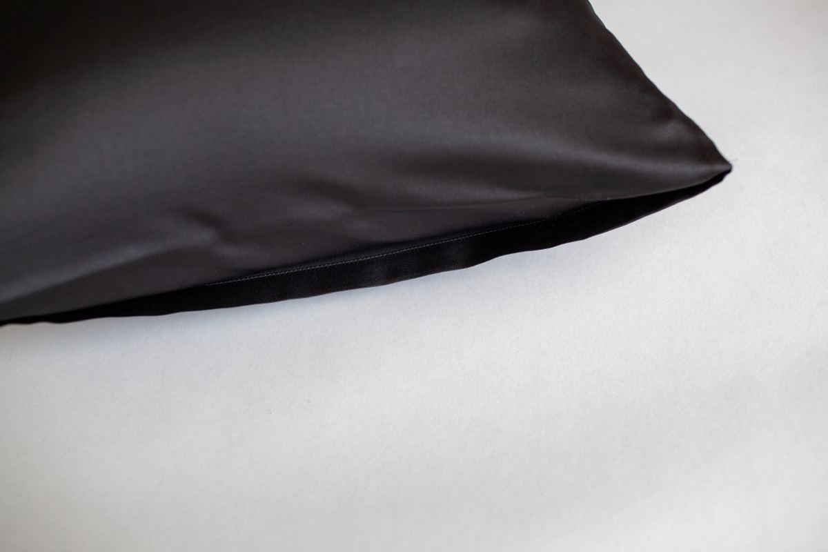 Silk Pillow Case in Black
